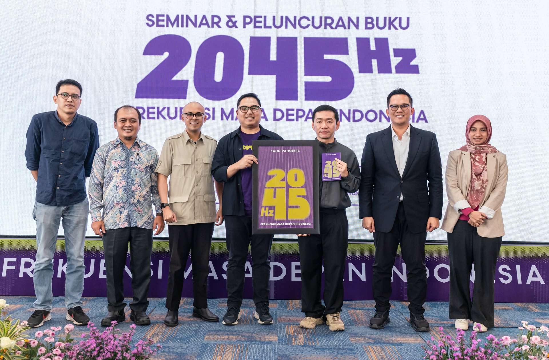 Fahd Pahdepie Luncurkan 2045 Hz, Buku tentang Frekuensi dan Arah Masa Depan Bangsa